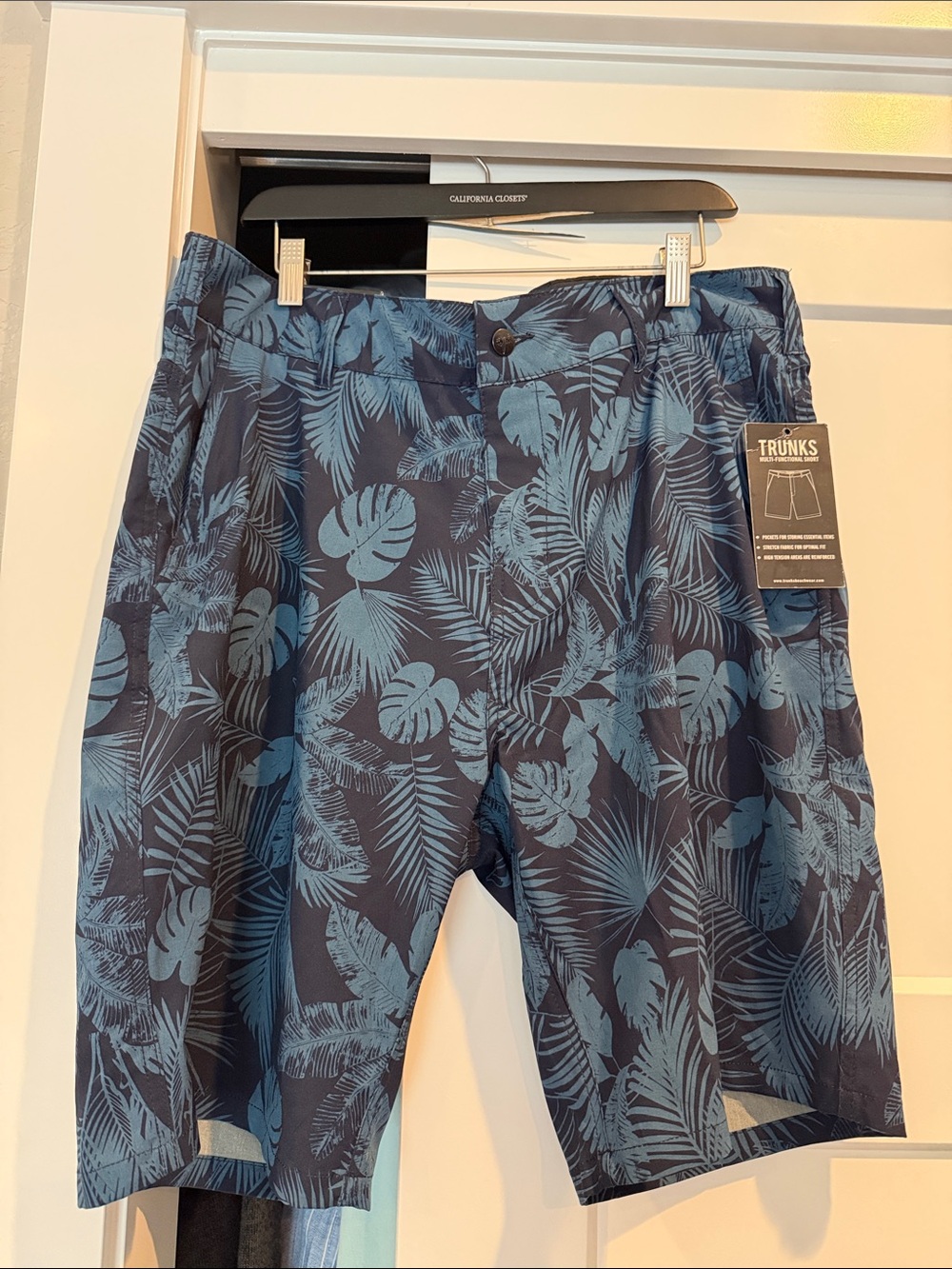 NWT TRUNKS SURF&SWIM MENS SWIM/SHORTS SZ 36. Swim Surf Active wear